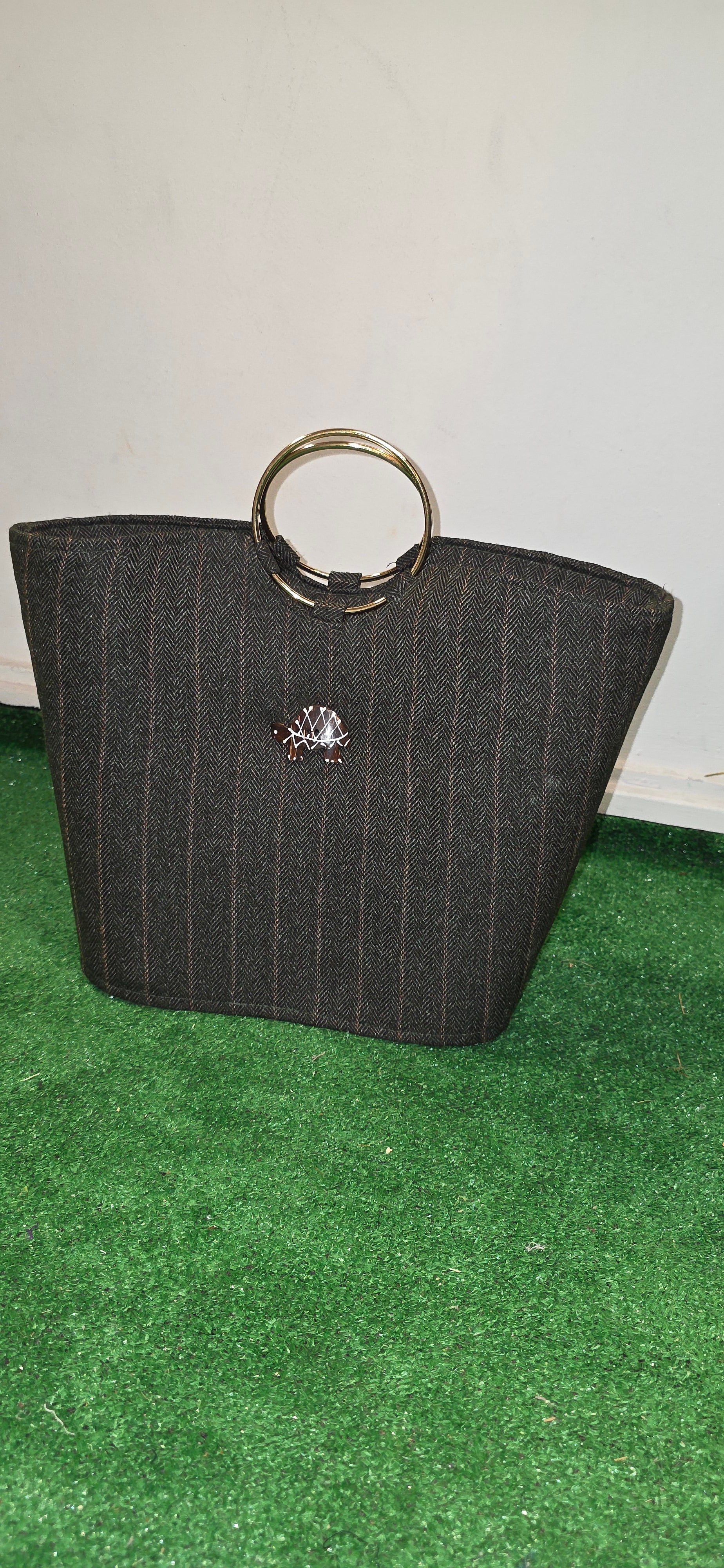 Panier poignée doré