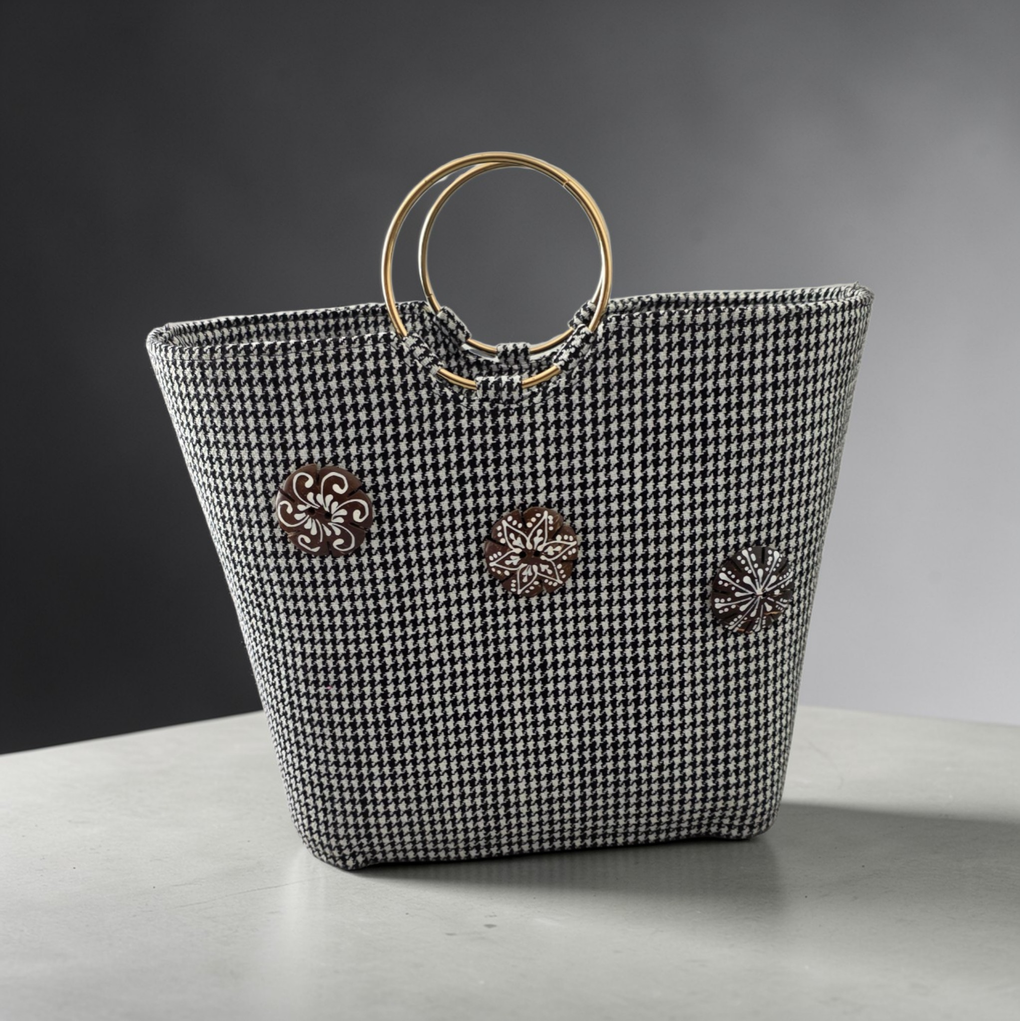 Panier avec poignée doré